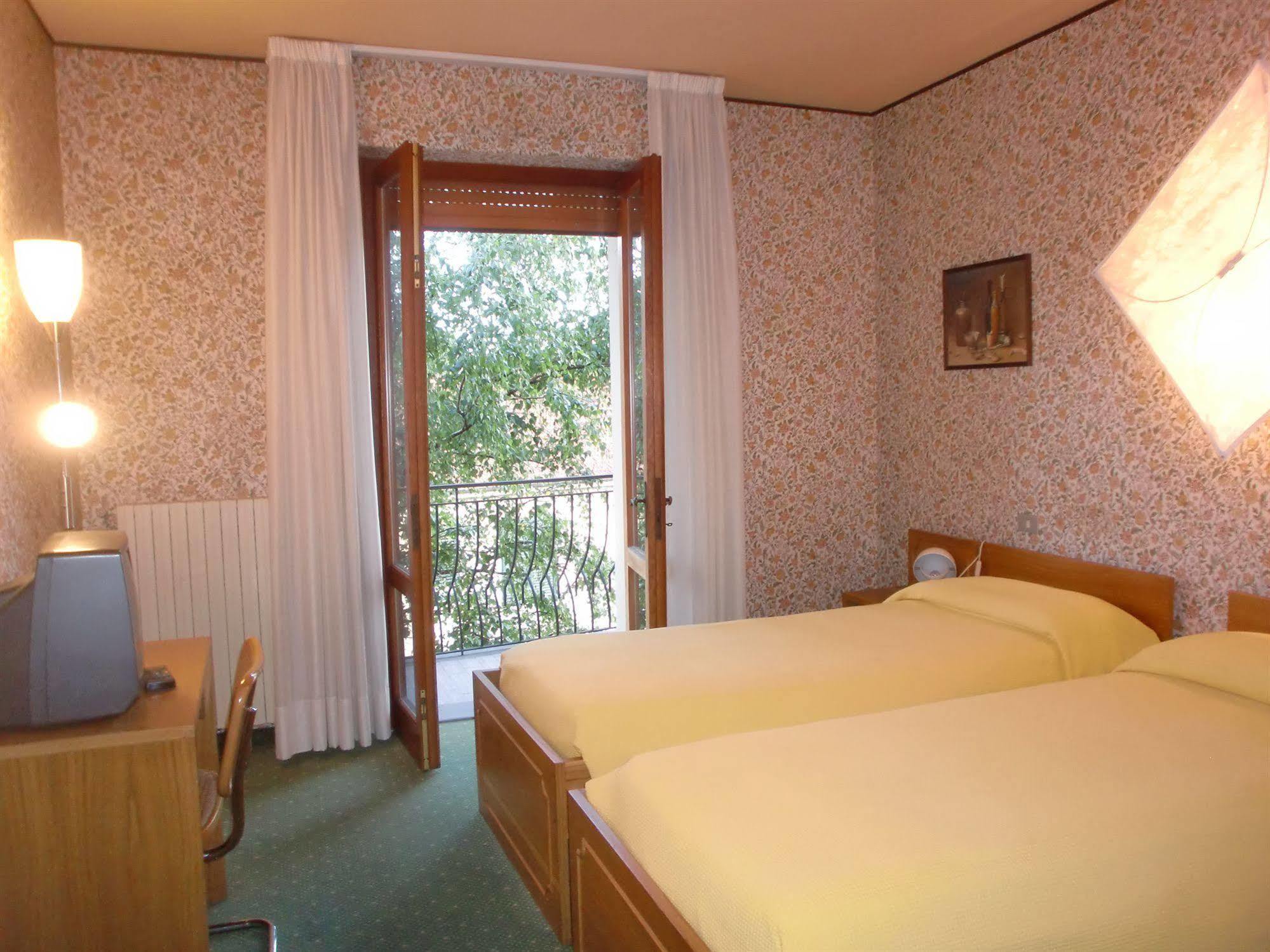 Hotel La Pergola Barga Exterior foto