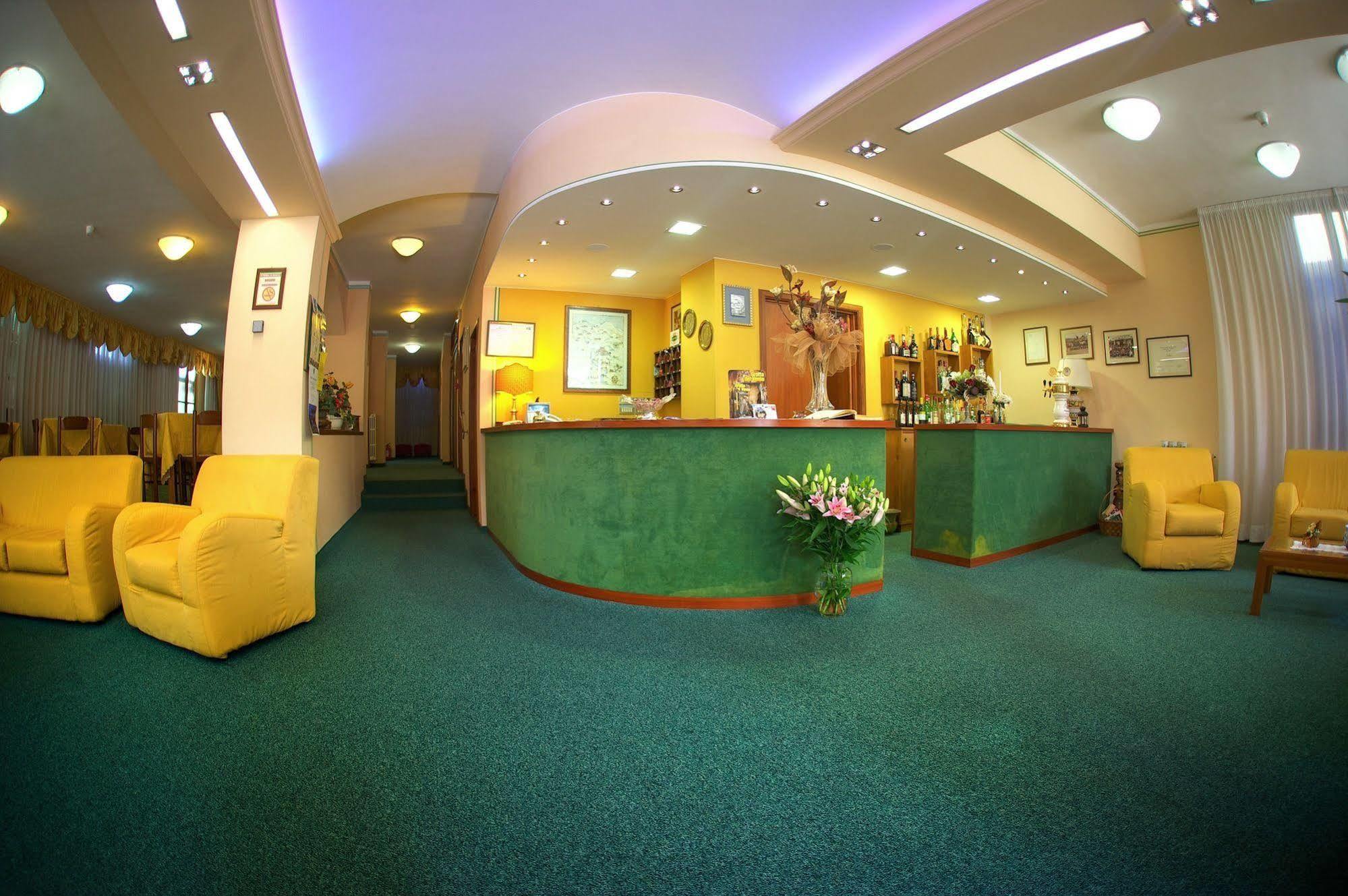 Hotel La Pergola Barga Exterior foto