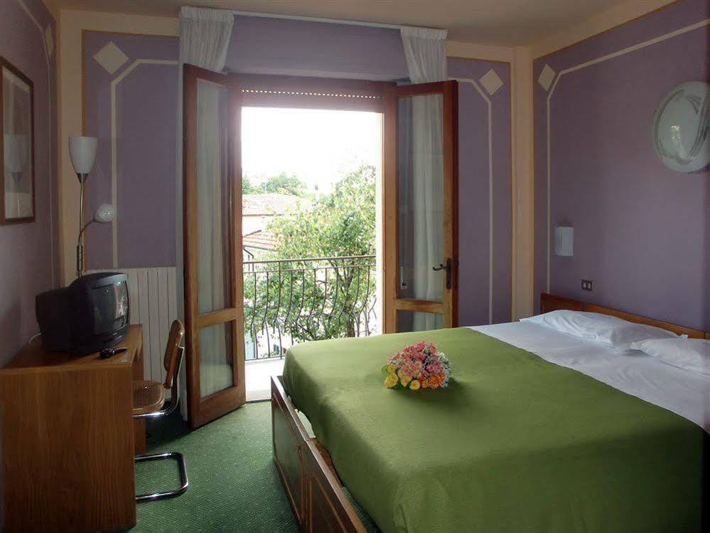 Hotel La Pergola Barga Exterior foto